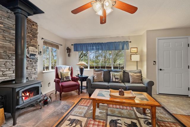 19047 Crocker Station, Groveland, CA 95321