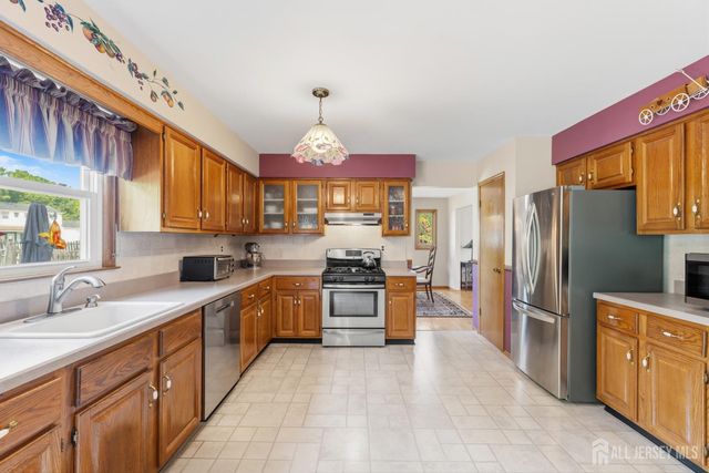18 Nathaniel Street, Monroe, NJ 08831