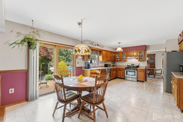 18 Nathaniel Street, Monroe, NJ 08831