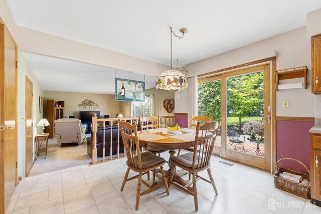 18 Nathaniel Street, Monroe, NJ 08831
