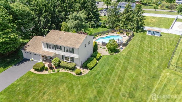 18 Nathaniel Street, Monroe, NJ 08831