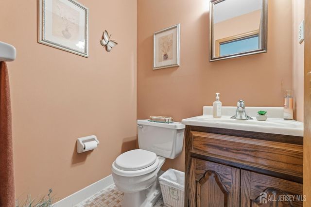 18 Nathaniel Street, Monroe, NJ 08831