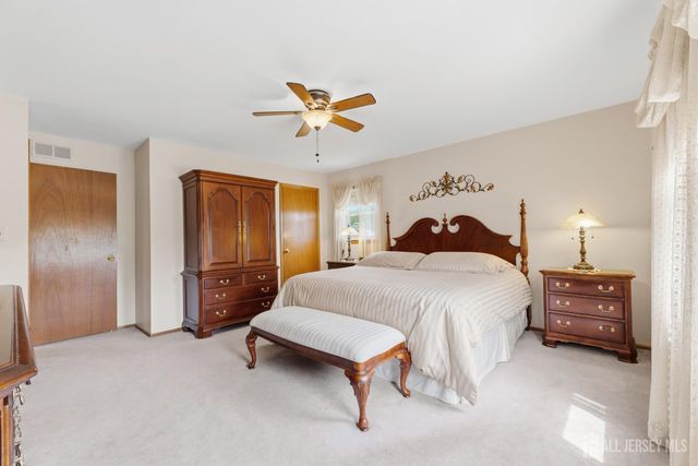 18 Nathaniel Street, Monroe, NJ 08831