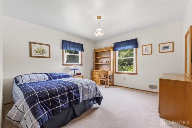 18 Nathaniel Street, Monroe, NJ 08831