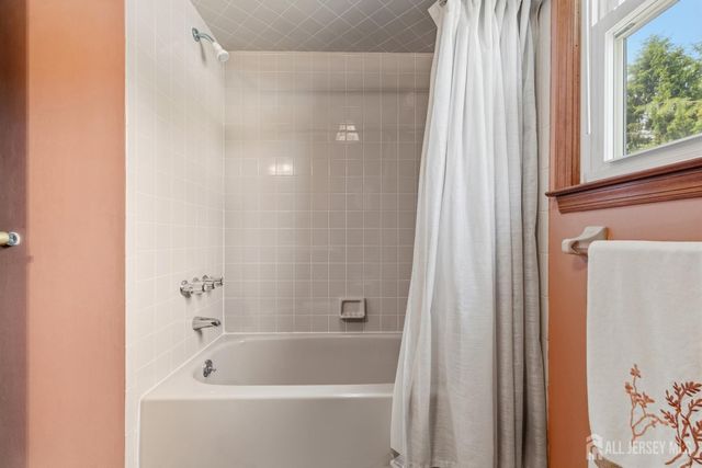 18 Nathaniel Street, Monroe, NJ 08831