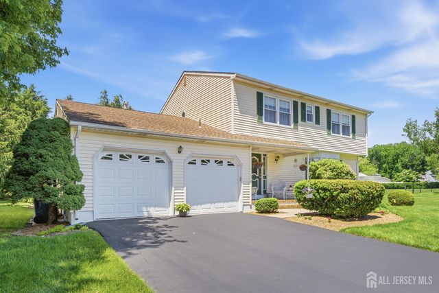18 Nathaniel Street, Monroe, NJ 08831