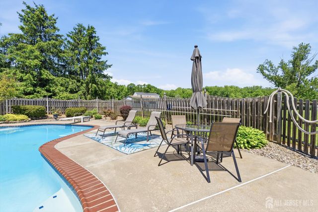 18 Nathaniel Street, Monroe, NJ 08831