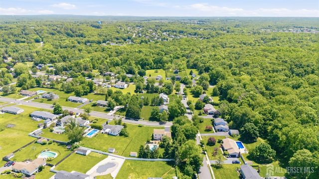 18 Nathaniel Street, Monroe, NJ 08831