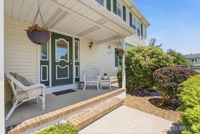 18 Nathaniel Street, Monroe, NJ 08831