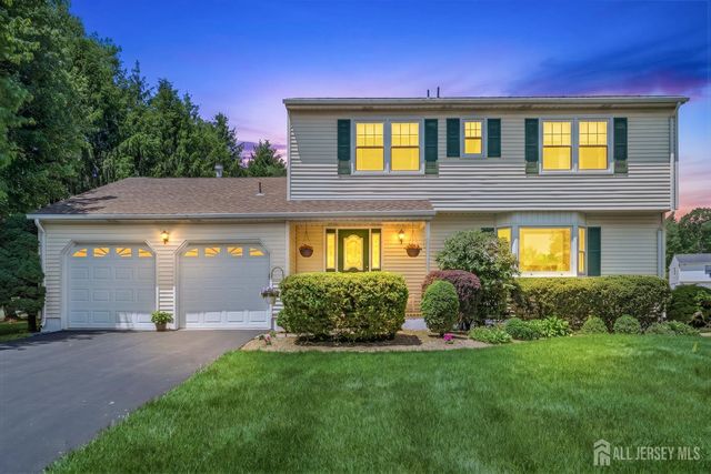 18 Nathaniel Street, Monroe, NJ 08831