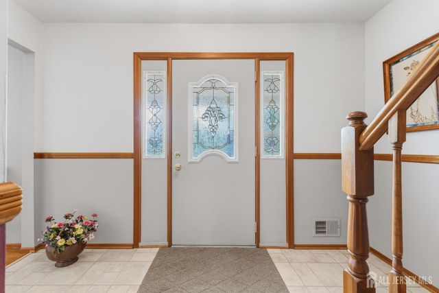 18 Nathaniel Street, Monroe, NJ 08831