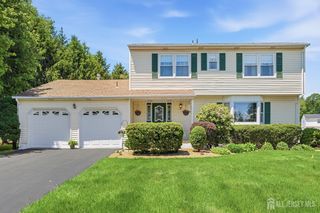 18 Nathaniel Street, Monroe, NJ 08831