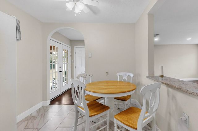 2717 W Rochelle Road, Irving, TX 75062