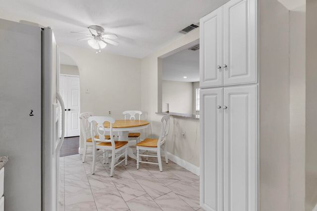 2717 W Rochelle Road, Irving, TX 75062