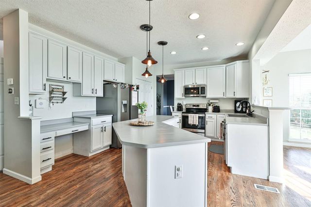 16 Ridge Wood Drive, Monroe, OH 45050