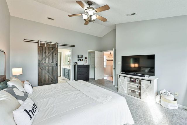 16 Ridge Wood Drive, Monroe, OH 45050