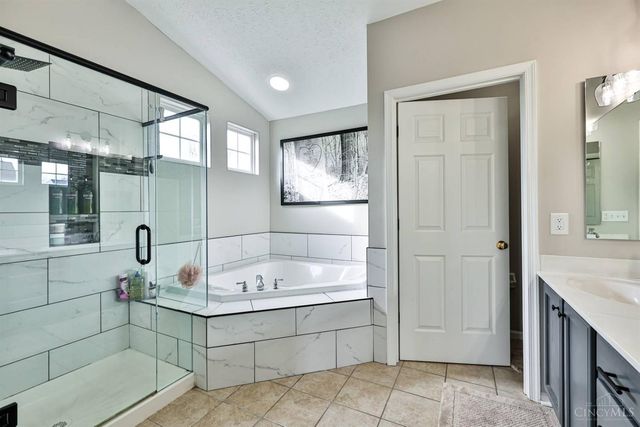 16 Ridge Wood Drive, Monroe, OH 45050