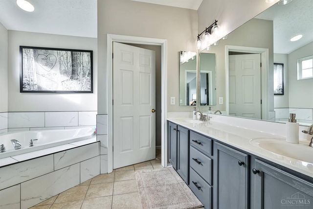 16 Ridge Wood Drive, Monroe, OH 45050