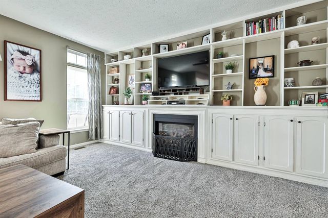 16 Ridge Wood Drive, Monroe, OH 45050