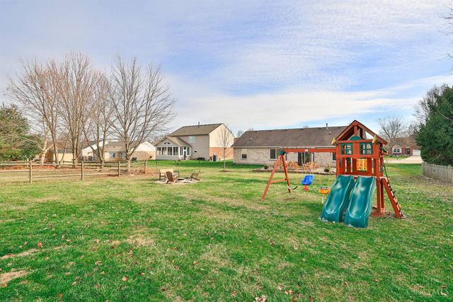 16 Ridge Wood Drive, Monroe, OH 45050