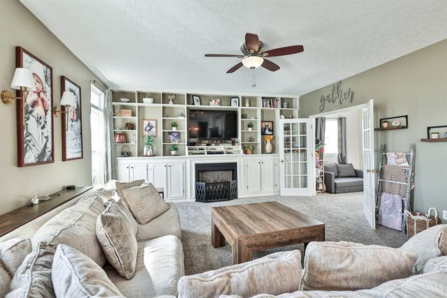 16 Ridge Wood Drive, Monroe, OH 45050