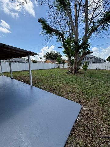 204 LA PAZ DRIVE, Kissimmee, FL 34743