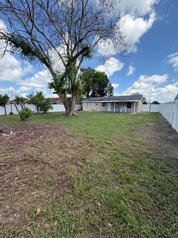 204 LA PAZ DRIVE, Kissimmee, FL 34743