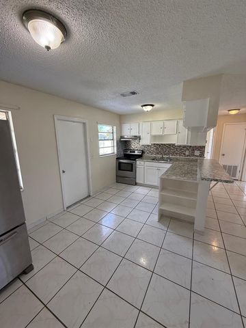 204 LA PAZ DRIVE, Kissimmee, FL 34743