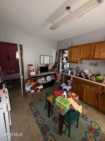 960 Willow Avenue, Toledo, OH 43605