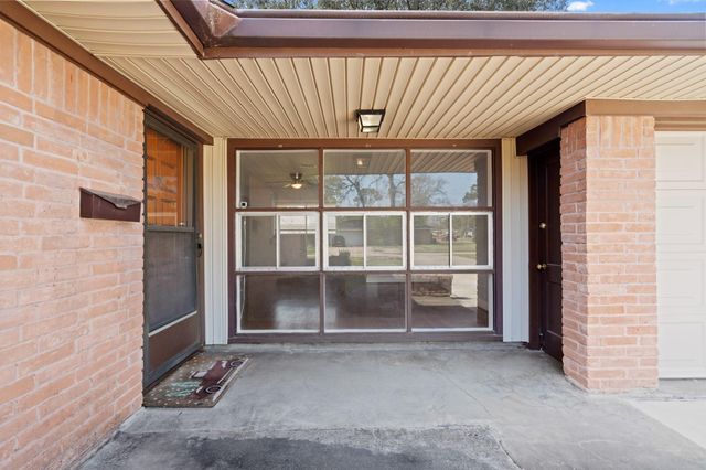 1409 Conrad Sauer Drive, Houston, TX 77043