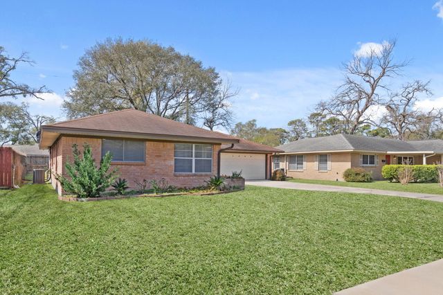 1409 Conrad Sauer Drive, Houston, TX 77043