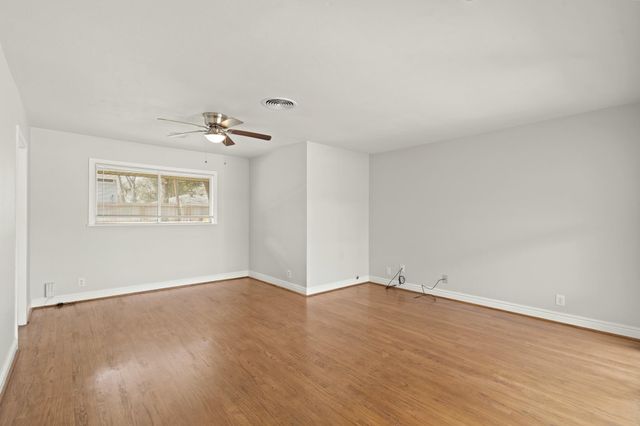 1409 Conrad Sauer Drive, Houston, TX 77043