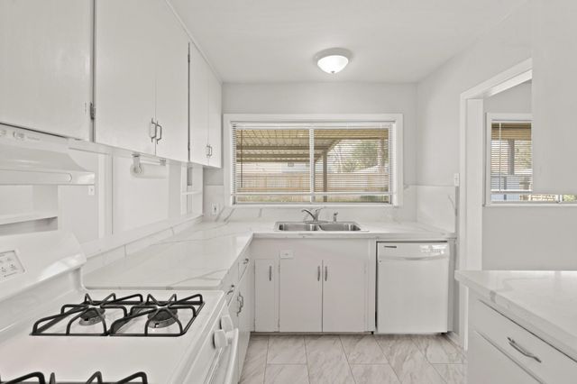 1409 Conrad Sauer Drive, Houston, TX 77043