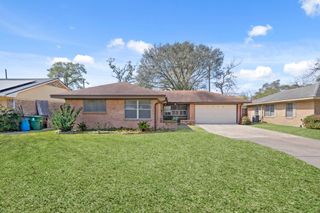 1409 Conrad Sauer Drive, Houston, TX 77043