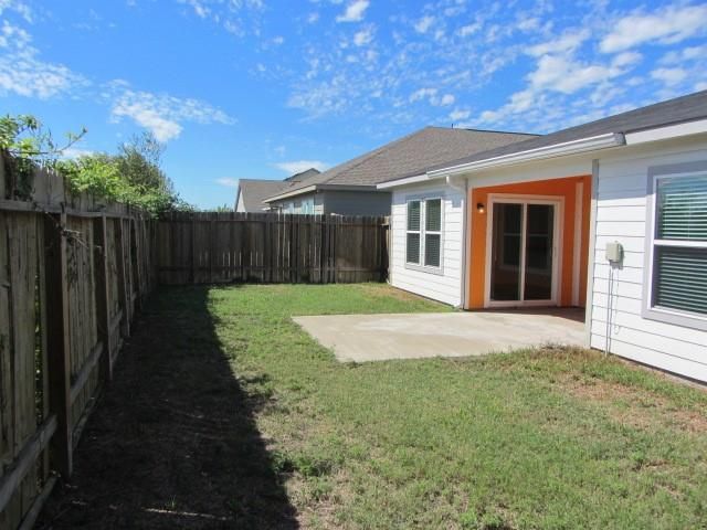 303 Crown Point Drive, Huntsville, TX 77320