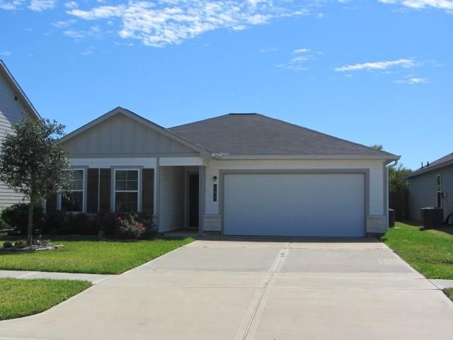 303 Crown Point Drive, Huntsville, TX 77320