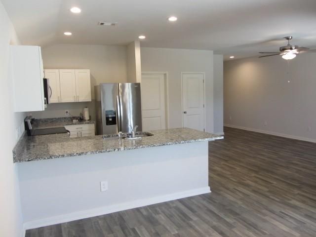 303 Crown Point Drive, Huntsville, TX 77320