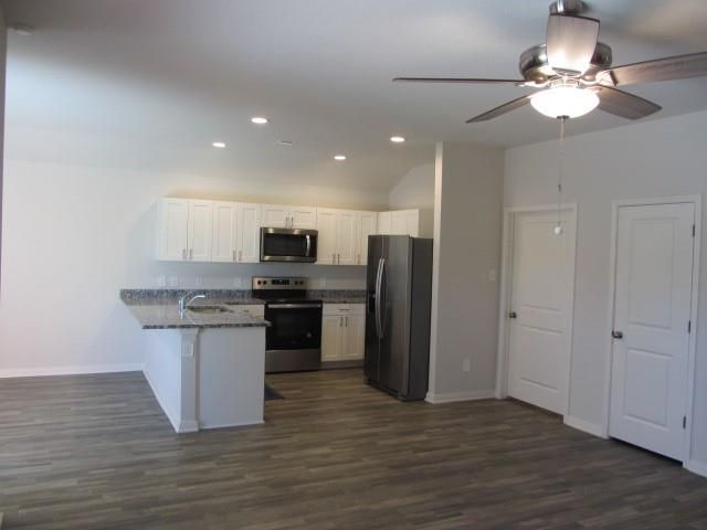 303 Crown Point Drive, Huntsville, TX 77320