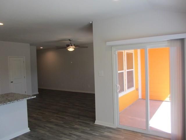 303 Crown Point Drive, Huntsville, TX 77320
