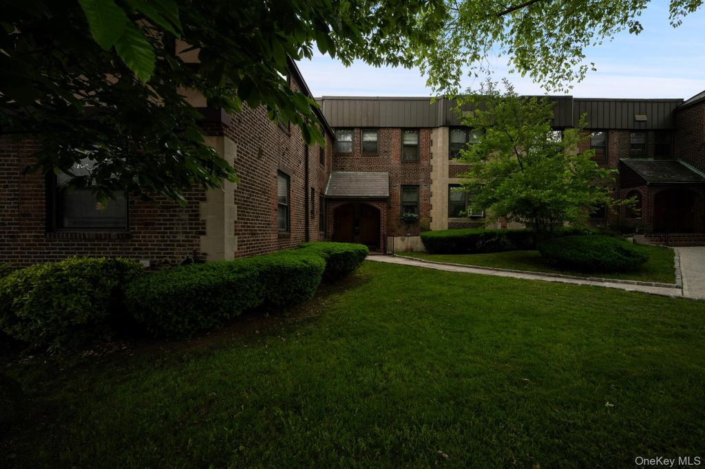 7607 Ditmars Boulevard 1C, East Elmhurst, NY 11370 — exterior