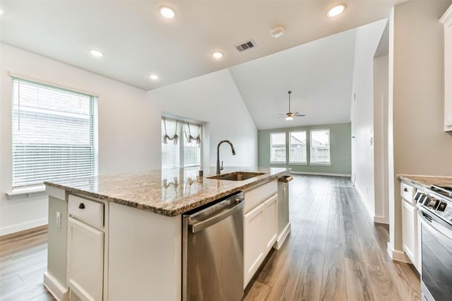 13017 Sapphire Lake Lane, Texas City, TX 77568