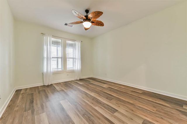 13017 Sapphire Lake Lane, Texas City, TX 77568