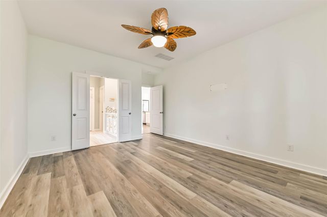 13017 Sapphire Lake Lane, Texas City, TX 77568