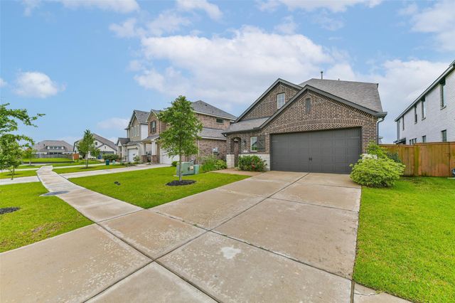 13017 Sapphire Lake Lane, Texas City, TX 77568