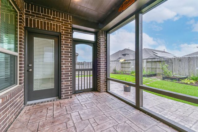 13017 Sapphire Lake Lane, Texas City, TX 77568