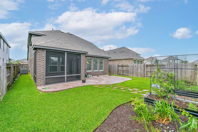 13017 Sapphire Lake Lane, Texas City, TX 77568