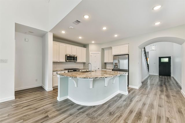13017 Sapphire Lake Lane, Texas City, TX 77568