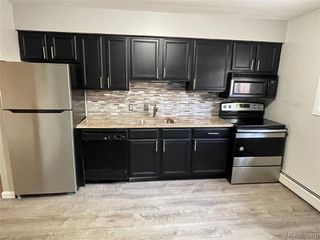 649 W Maple Road 7, Clawson, MI 48017