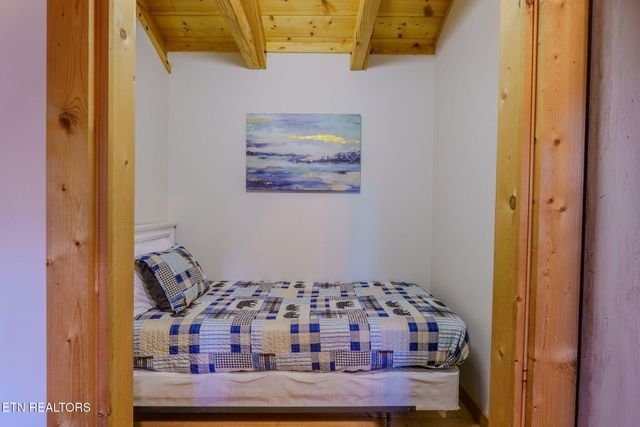 510 Houser Rd, Gatlinburg, TN 37738