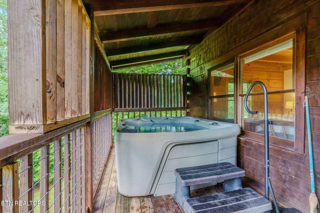 510 Houser Rd, Gatlinburg, TN 37738